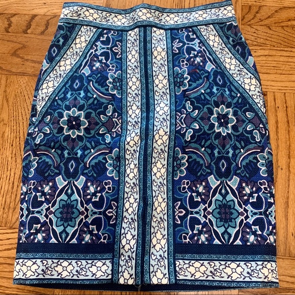 LOFT Dresses & Skirts - LOFT pencil skirt